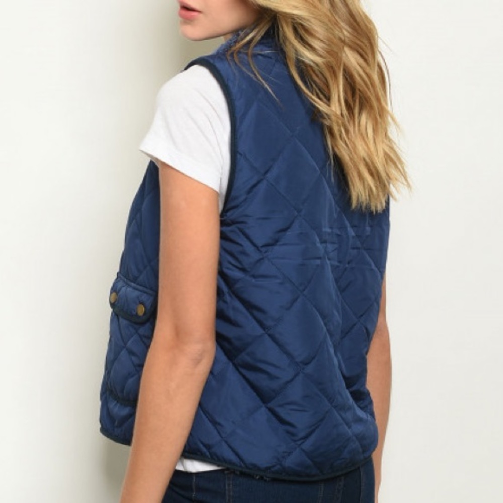 ♦️Navy Quilted Fleece Vest with Pockets - Picture 3 of 6